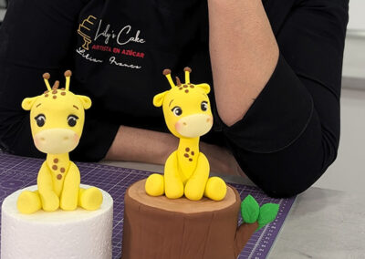 Modelado Fondant jirafa bebé